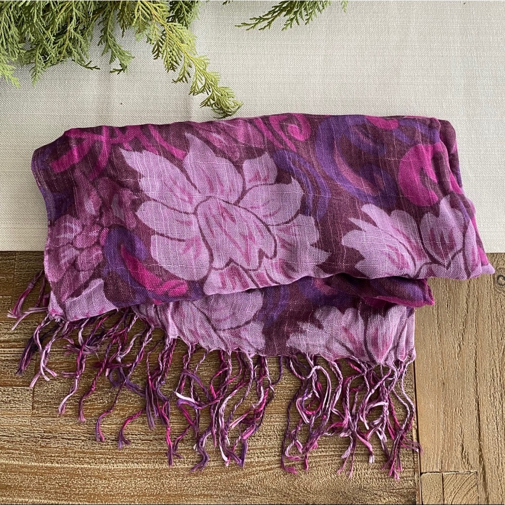 🪩3 for $15🪩 Lightweight Floral Scarf